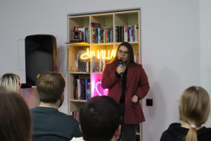 Любовь Кулешова прочитала лекцию об океане в рамках популярного ток-шоу «Разберем на атомы» от Информационных центров по атомной энергии